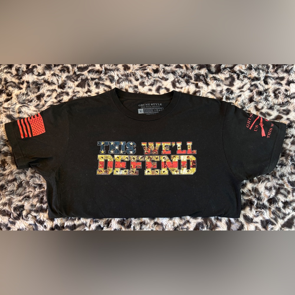 Grunt Style NEW  L Black T-Shirt with This We’ll Defend